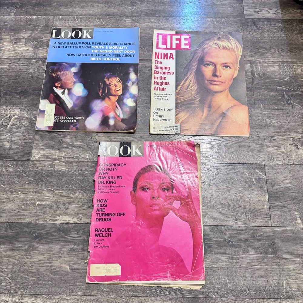 Lot of 3 Vintage‎ Magazines